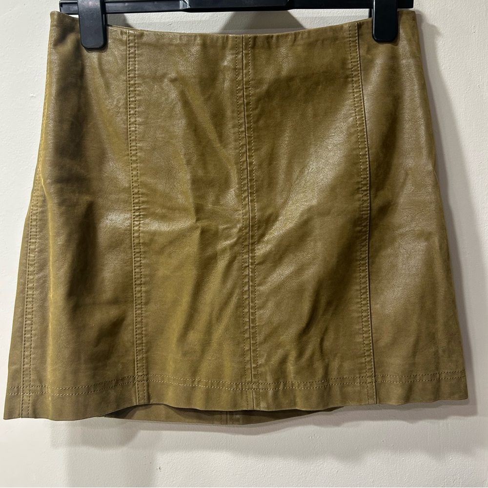Free People faux Learher skirt Size 8